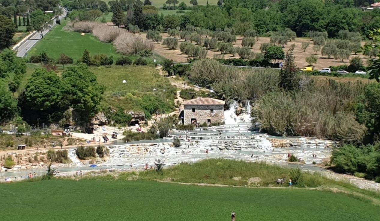 Vila Casa Maira In Centro A Saturnia Exteriér fotografie