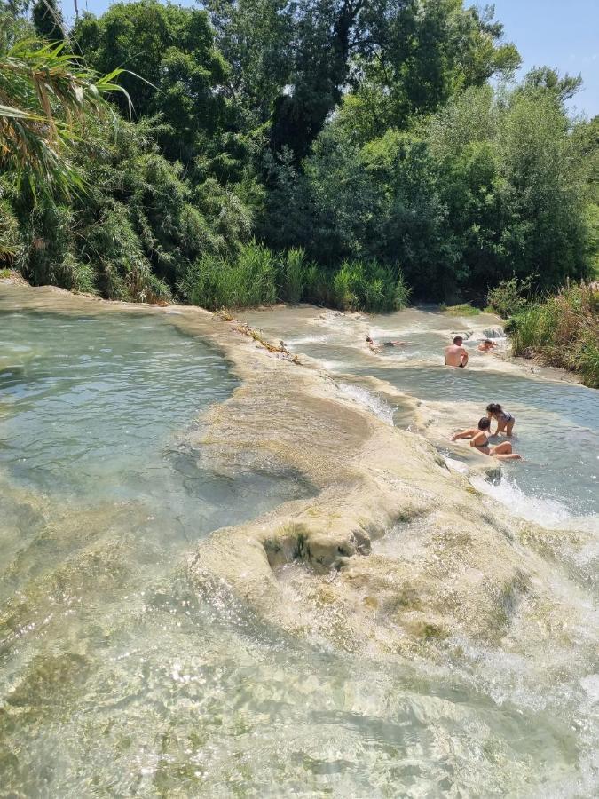 Vila Casa Maira In Centro A Saturnia Exteriér fotografie